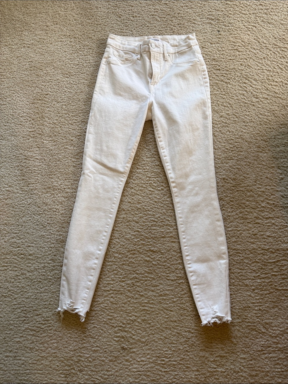 Good American White Skinny Jeans with Raw Hem